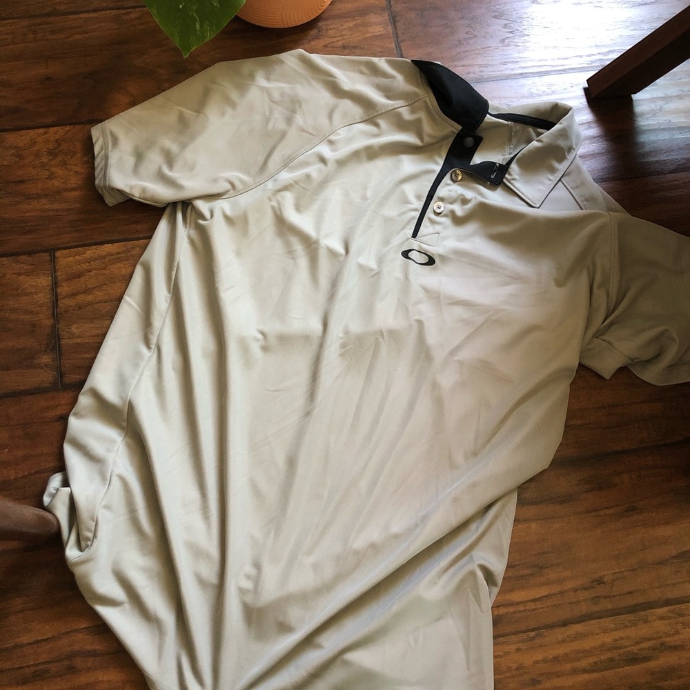 Oakley men’s golfing polo size L